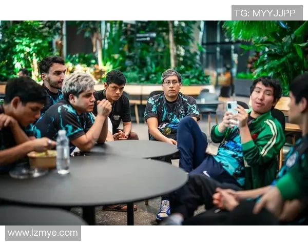 DOTA2深度解析:TES团队协作的成功秘诀与战术配合探讨 DOTA2深度解析:TES团队协作的成功秘诀与战术配合探讨